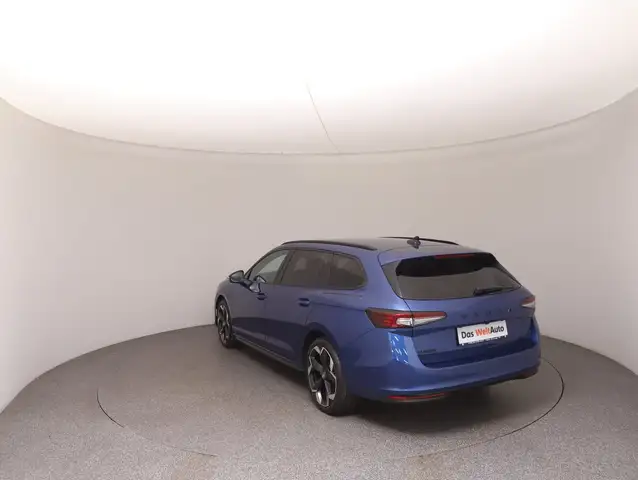 Skoda Superb view 5
