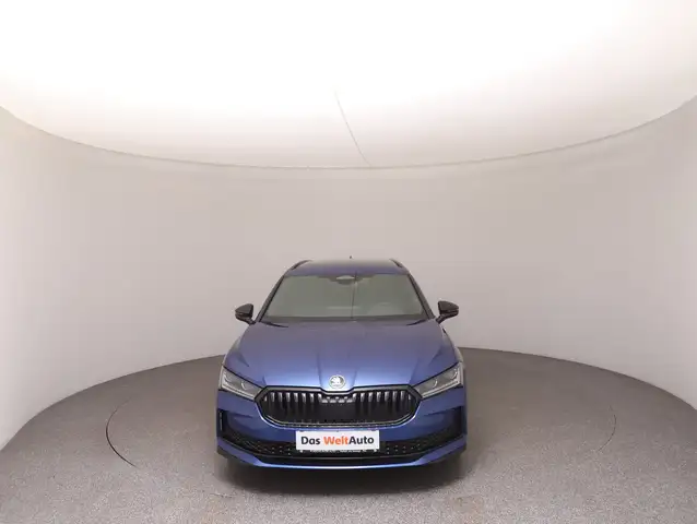 Skoda Superb view 3