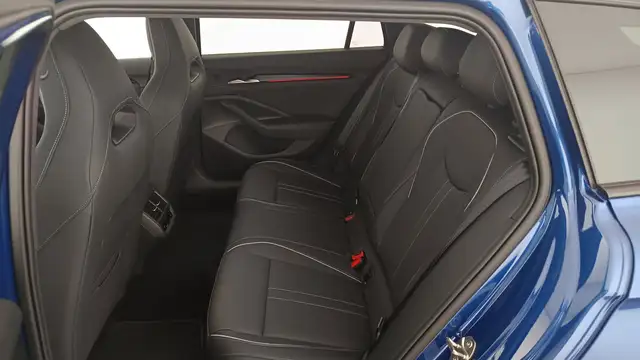 Skoda Superb view 11