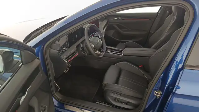 Skoda Superb view 9