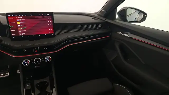 Skoda Superb view 13