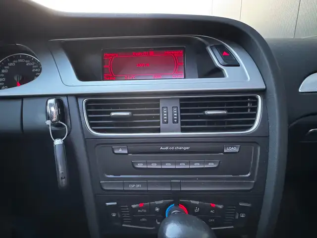 Audi A4 view 10