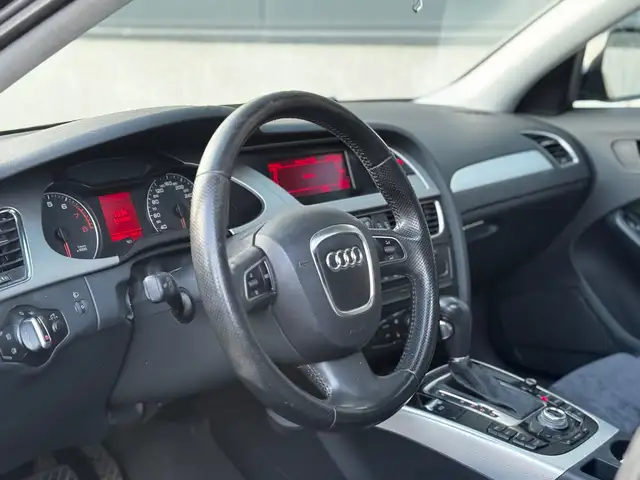 Audi A4 view 12