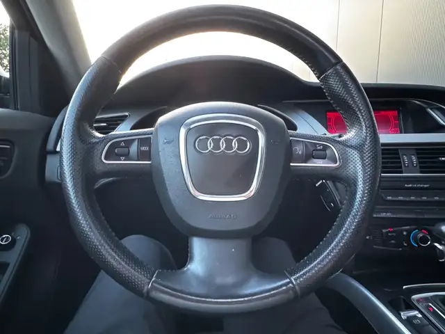 Audi A4 view 9