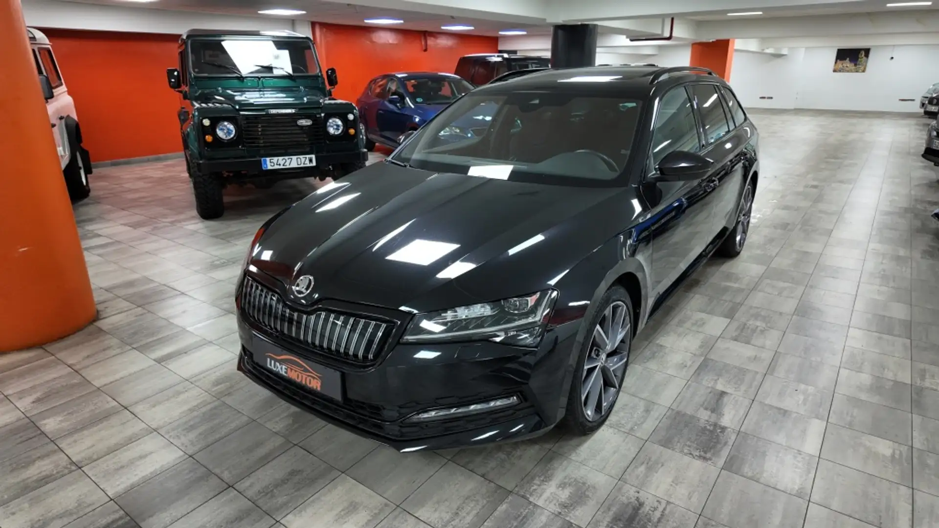 Skoda Superb Combi 1.4 TSI iV P-HEV SportLine DSG Noir - 1