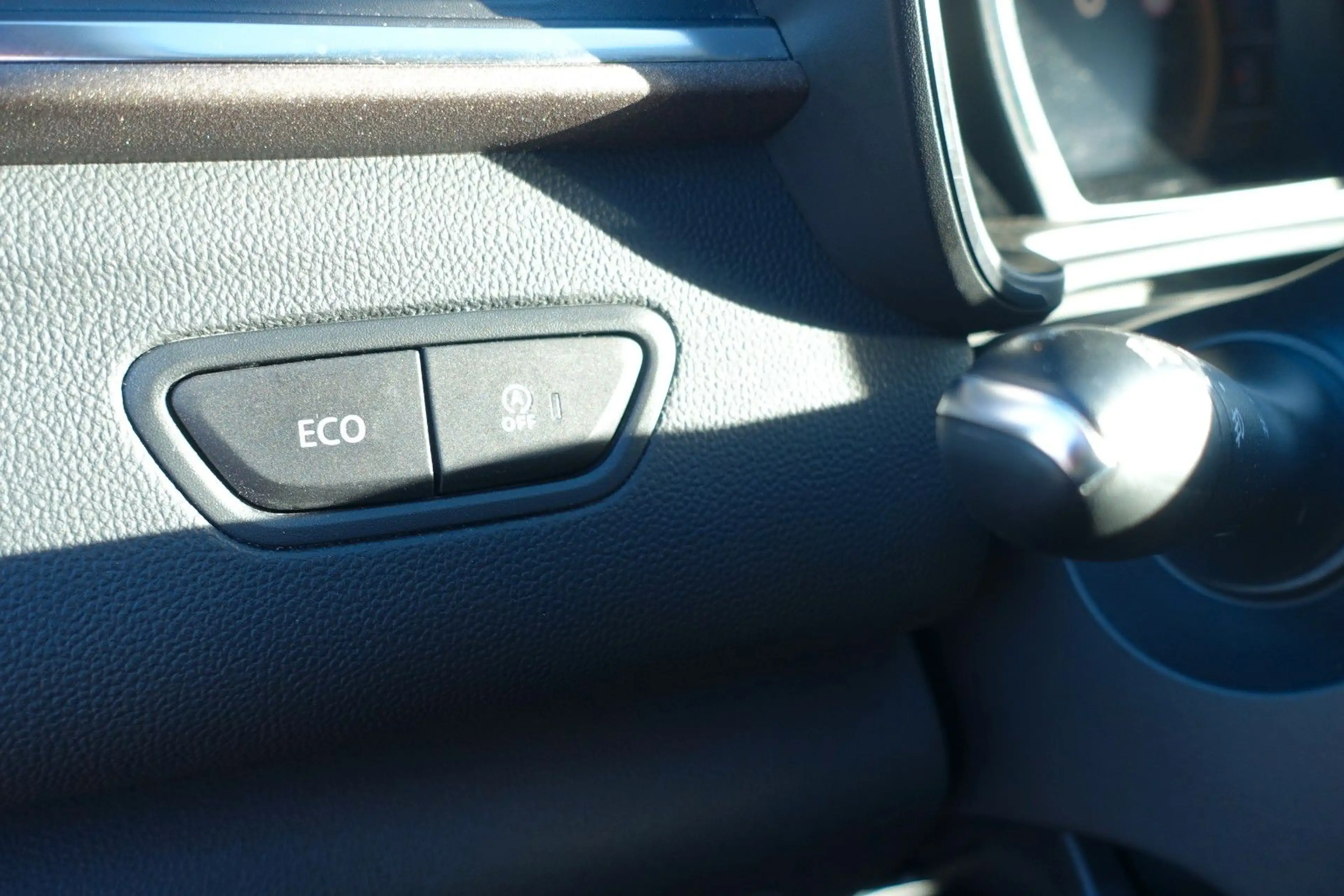 Renault Kadjar XMOD*NAVI*LEDER*SHZ*PDC*TEMPOMAT*AHK*EU 6 — photo 12
