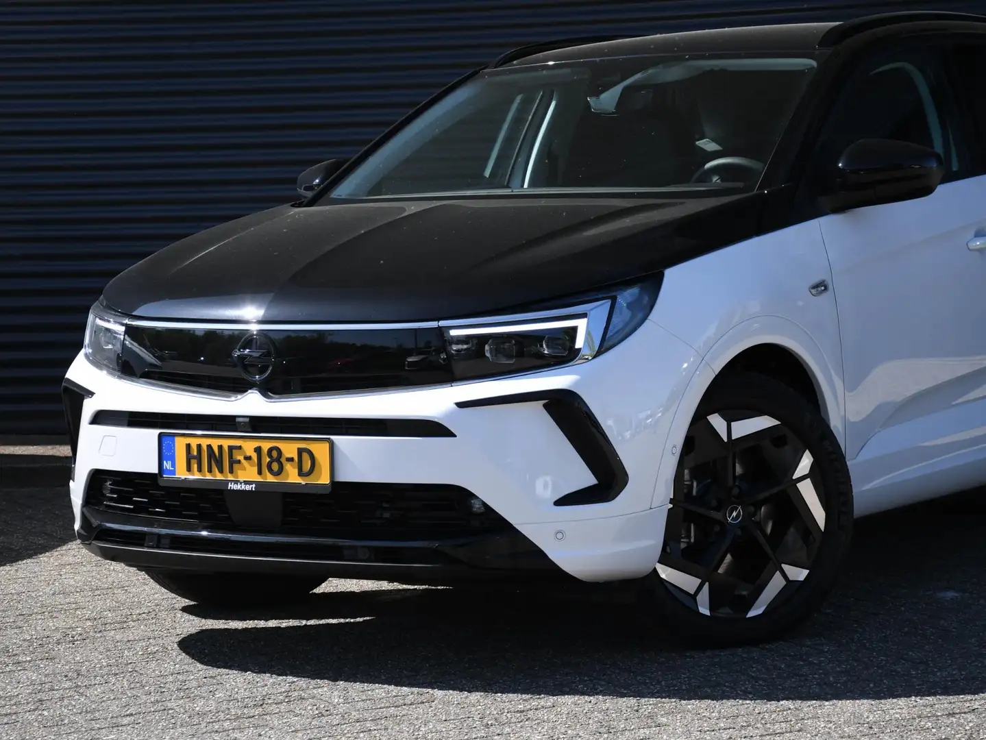 Opel Grandland GSe 1.6 Turbo Plug-In Hybrid 4x4 300pk Automaat AD Blanc - 2