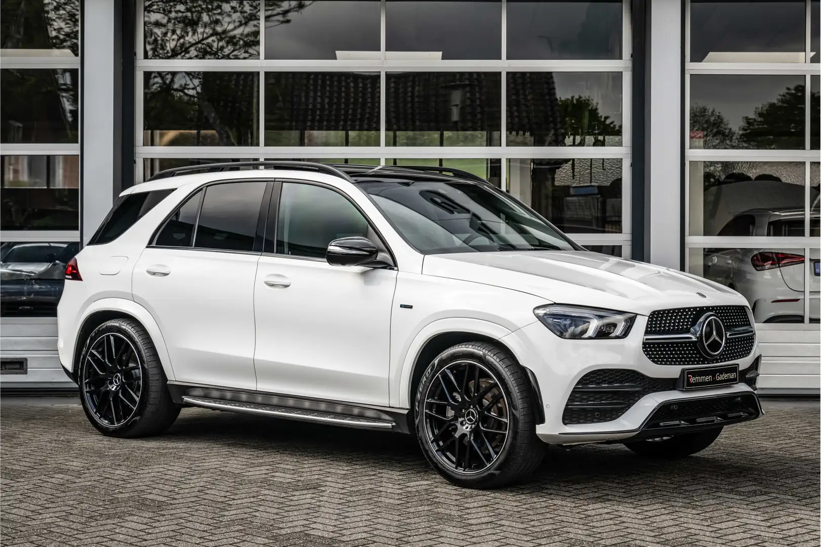 Mercedes-Benz GLE 350 350e AMG Line 4MATIC+ Wit - 1