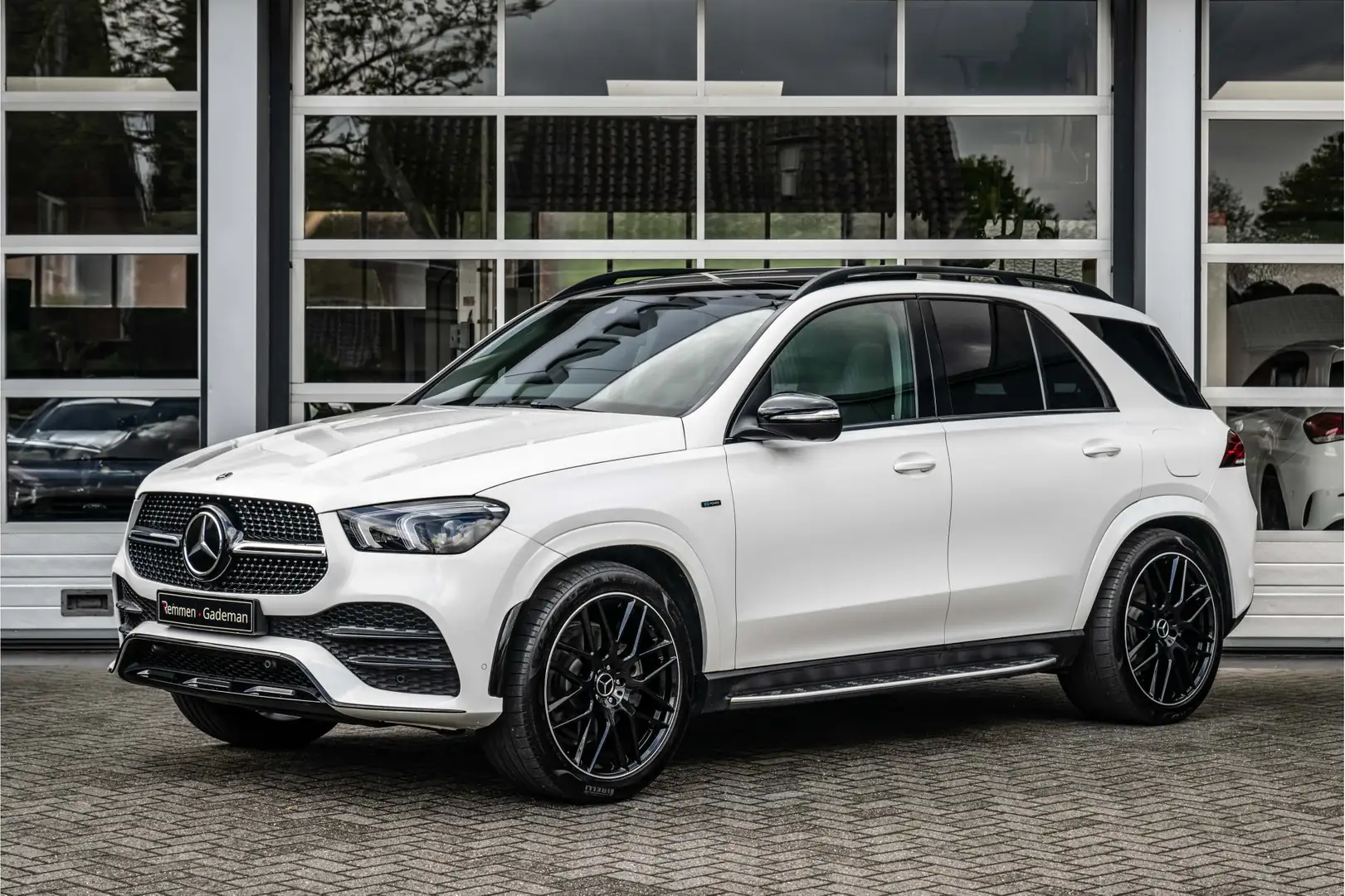 Mercedes-Benz GLE 350 350e AMG Line 4MATIC+ Wit - 2