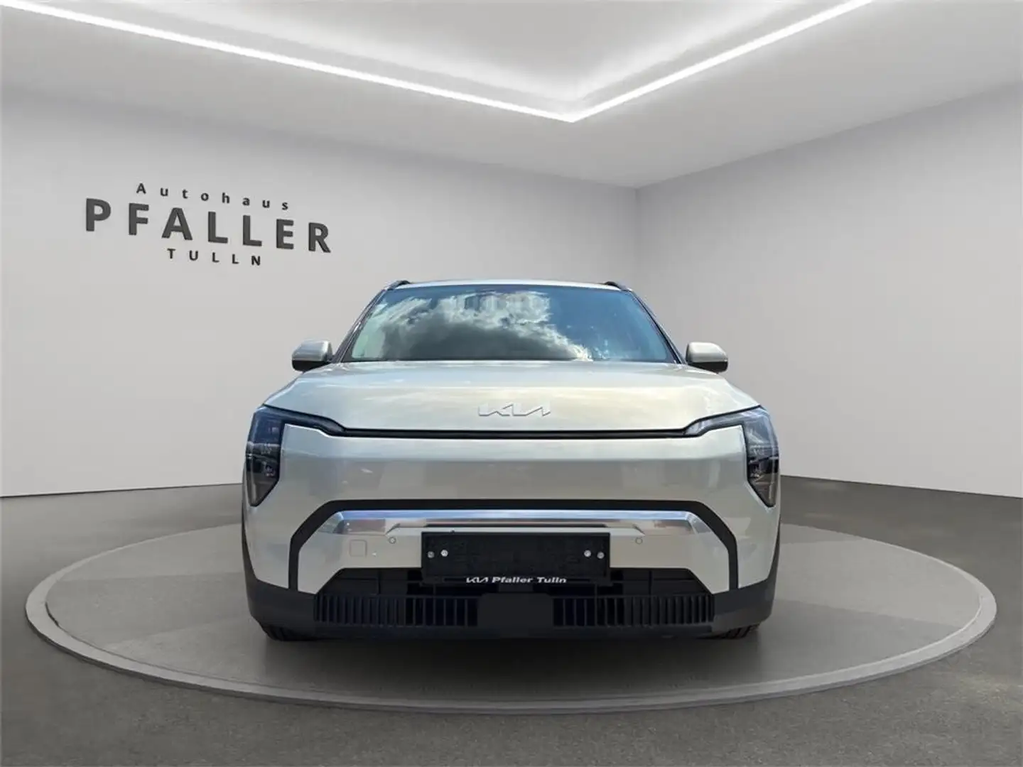 Kia EV3 FWD 81,4kWh Long Range BIZ Silber - 2