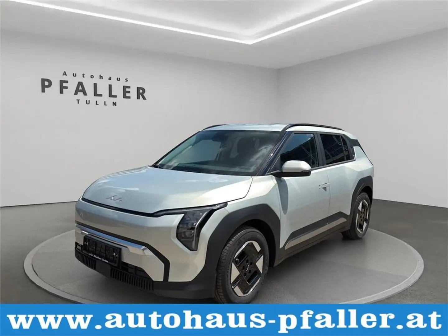 Kia EV3 FWD 81,4kWh Long Range BIZ Silber - 1