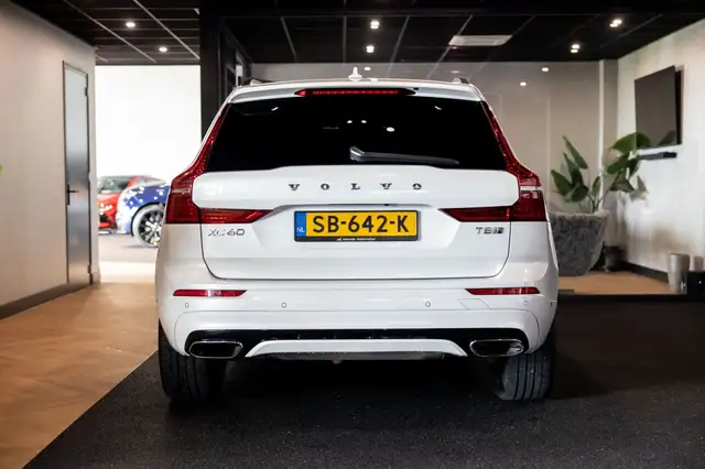 Volvo XC60 view 11
