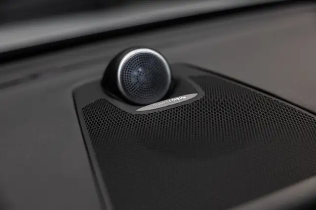 Volvo XC60 view 25
