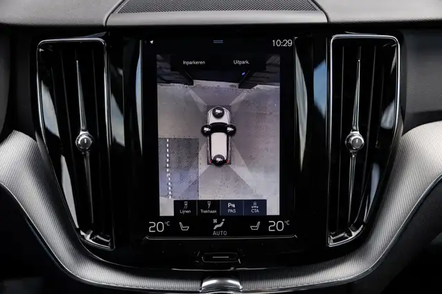 Volvo XC60 view 18
