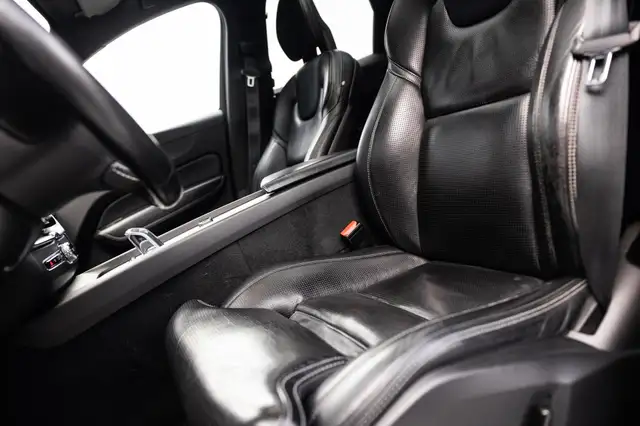 Volvo XC60 view 5