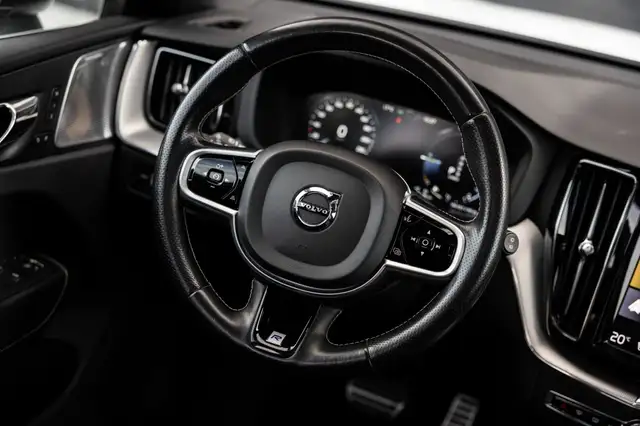 Volvo XC60 view 10