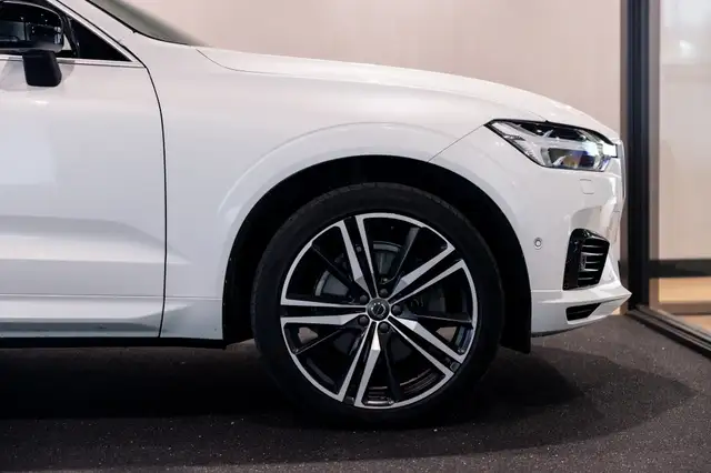 Volvo XC60 view 17