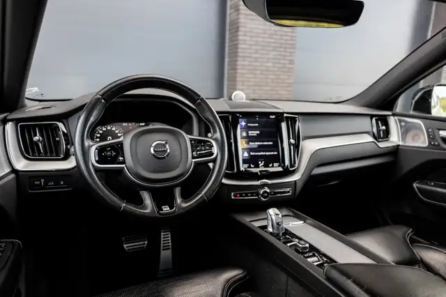 Volvo XC60 view 27