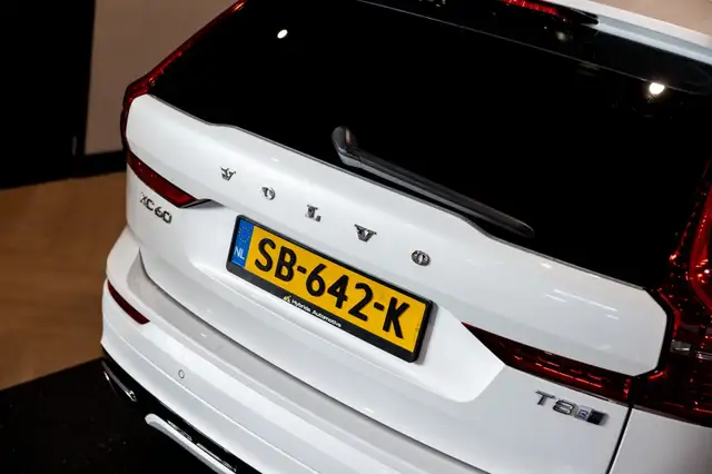 Volvo XC60 view 22