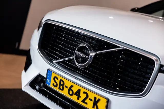 Volvo XC60 view 28