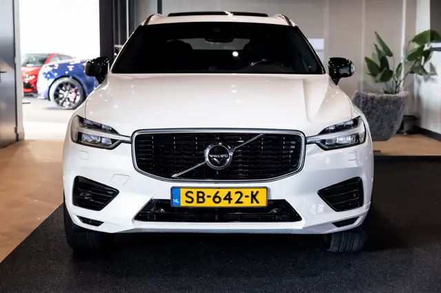 Volvo XC60 view 9