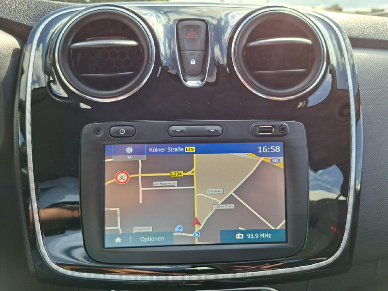 Dacia Sandero Comfort*Automatik*Klima*Navi*Kamera — photo 12