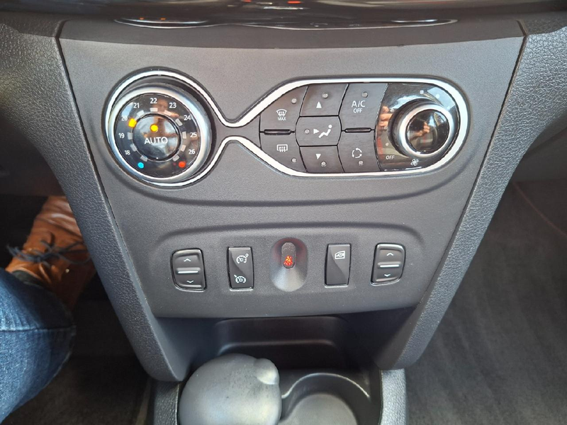 Dacia Sandero Comfort*Automatik*Klima*Navi*Kamera — photo 14