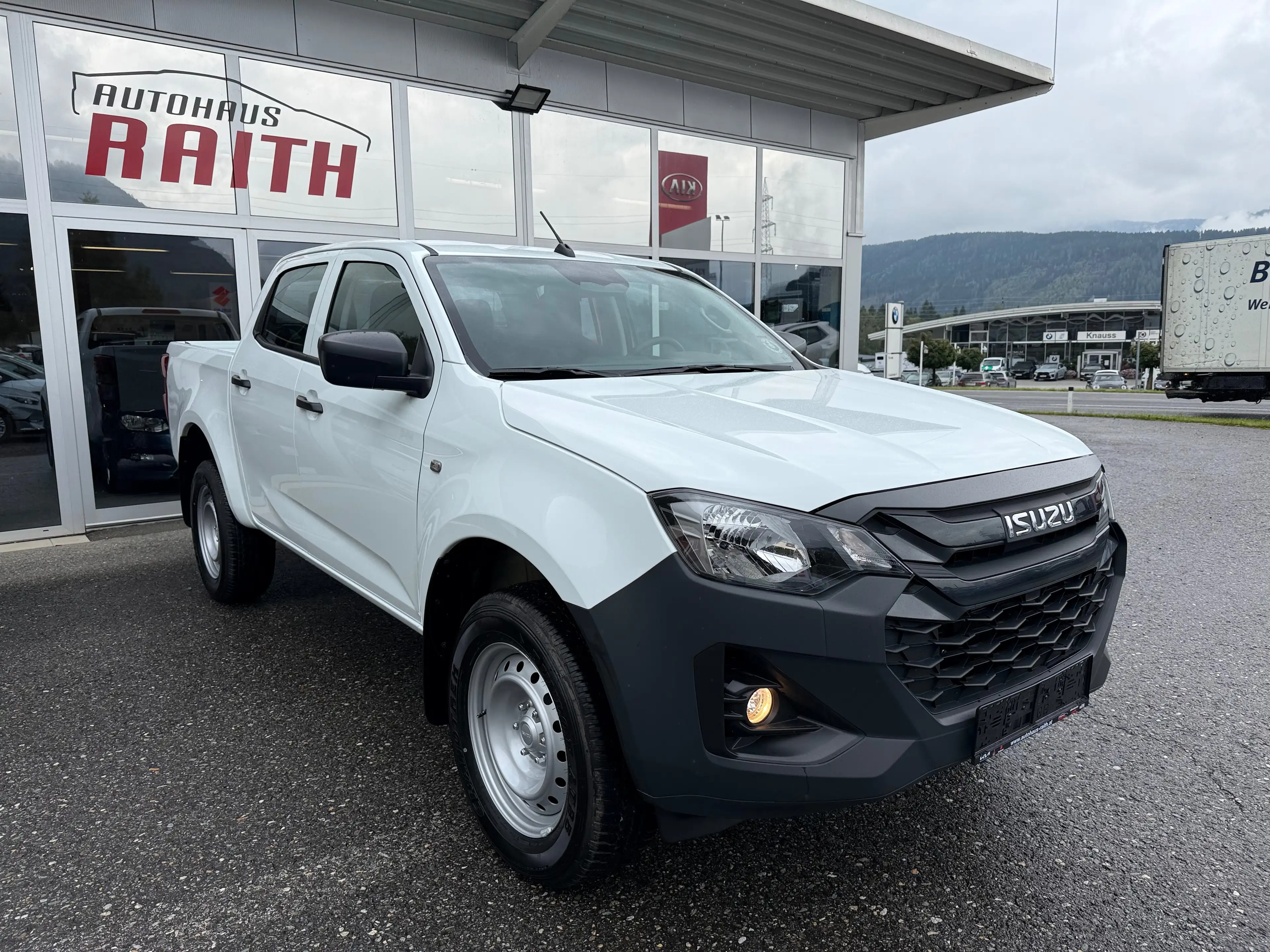 Isuzu D-Max Double Cab 4x4 L 6AT — photo 3
