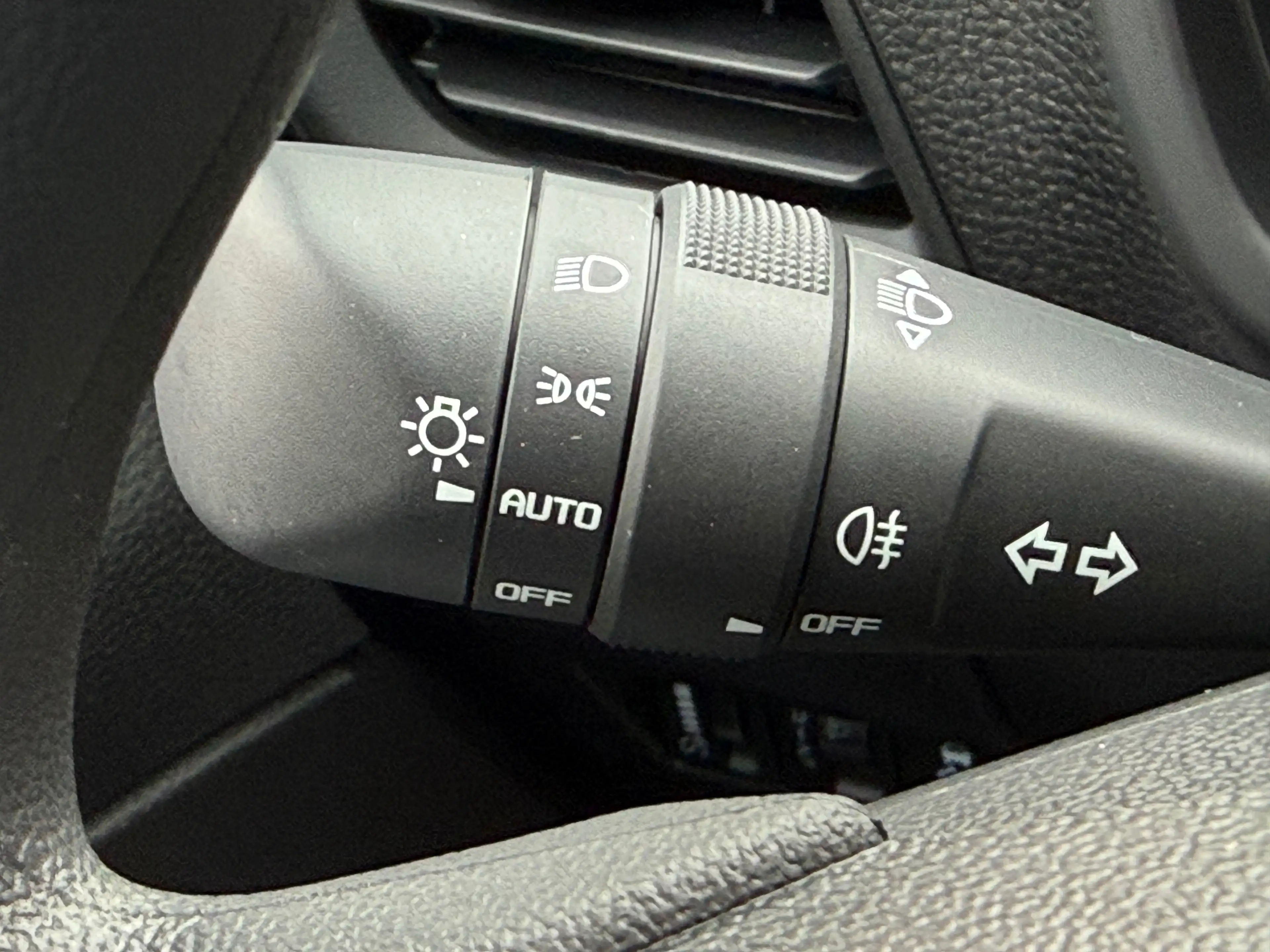 Isuzu D-Max Double Cab 4x4 L 6AT — photo 14