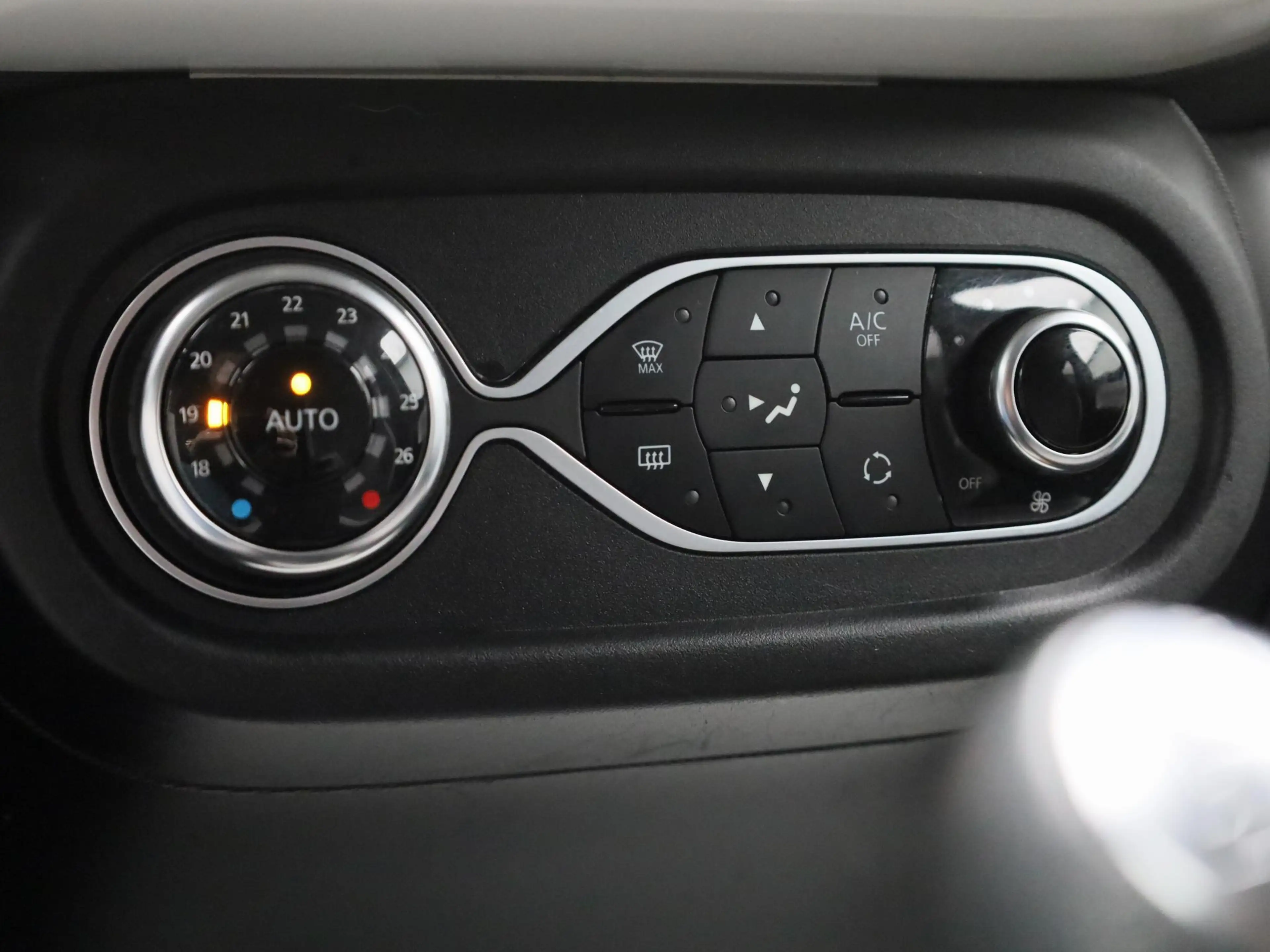 Renault Twingo 1.0 SCe Intens VERWACHT !! | CAMERA | NAVIGATIE | — photo 14