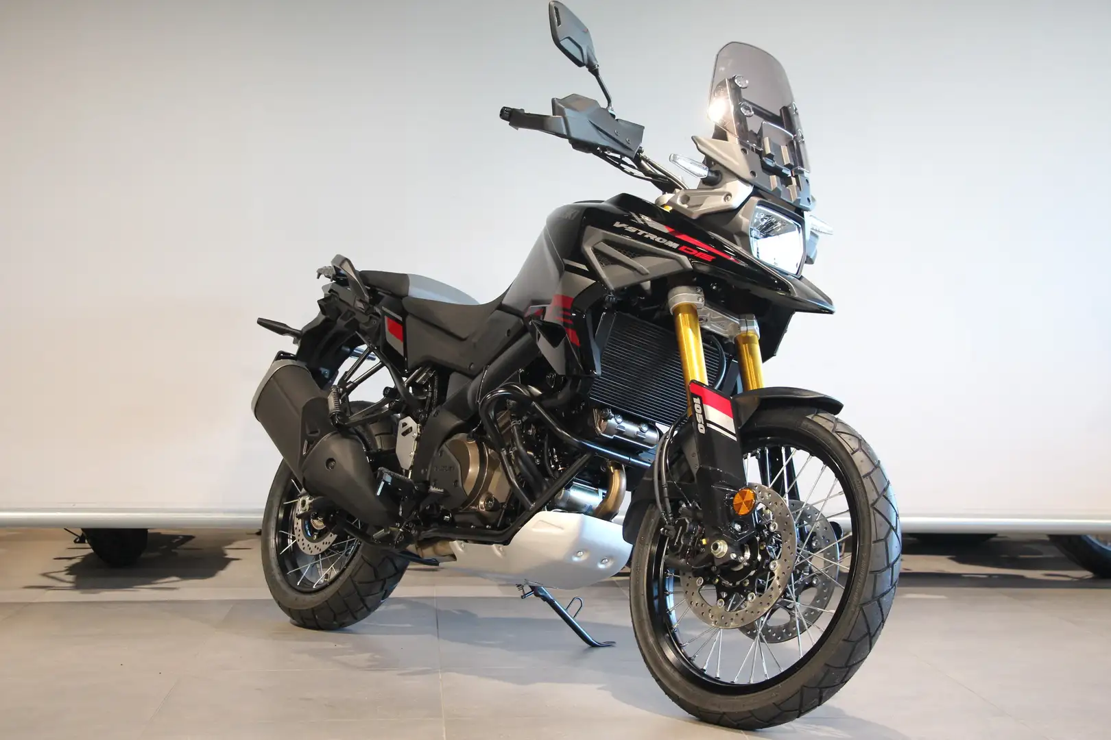 Suzuki V-Strom 1050DE Zwart - 2
