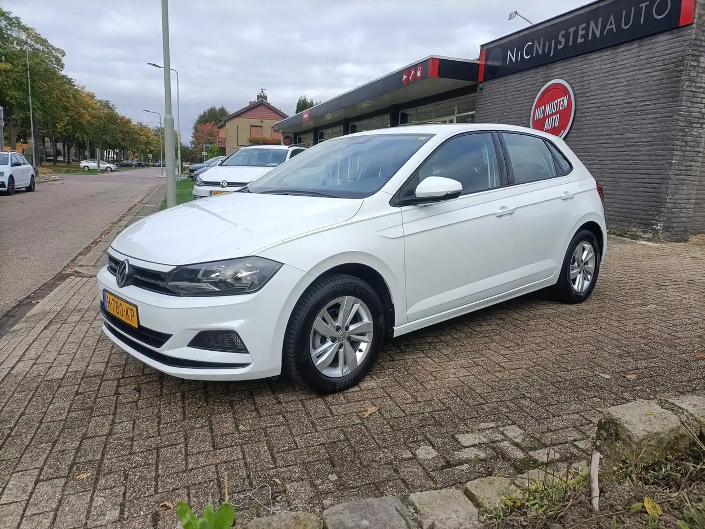 Volkswagen Polo 1.0 95pk Comfortline, Airco, Navi via app. Blanc - 1
