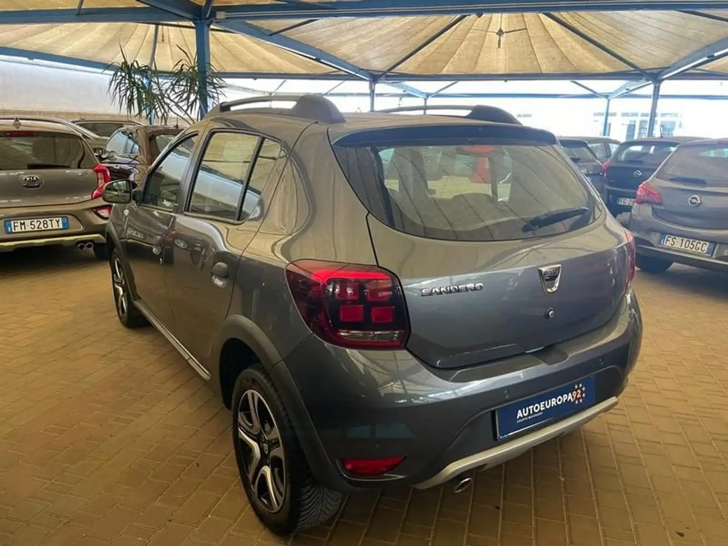 Dacia Sandero Stepway 1.5 dCi 8V 90CV Start&Stop Gris - 2