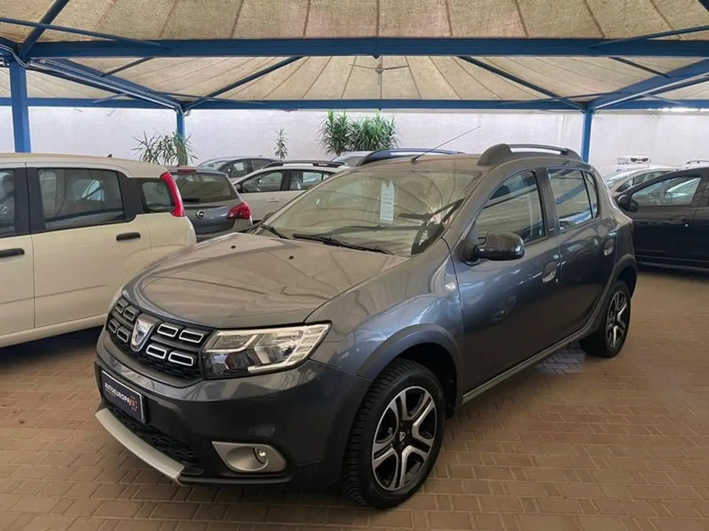 Dacia Sandero Stepway 1.5 dCi 8V 90CV Start&Stop Gris - 1