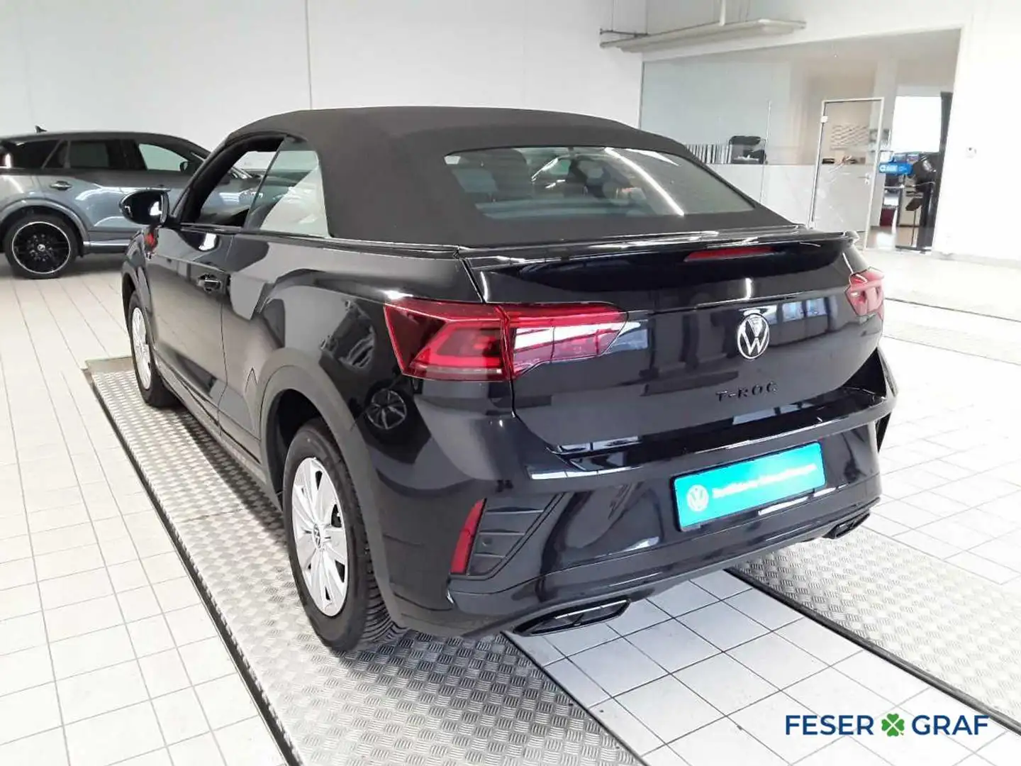 Volkswagen T-Roc Cabriolet R-Line 1.5 TSI DSG 150PS Schwarz - 2