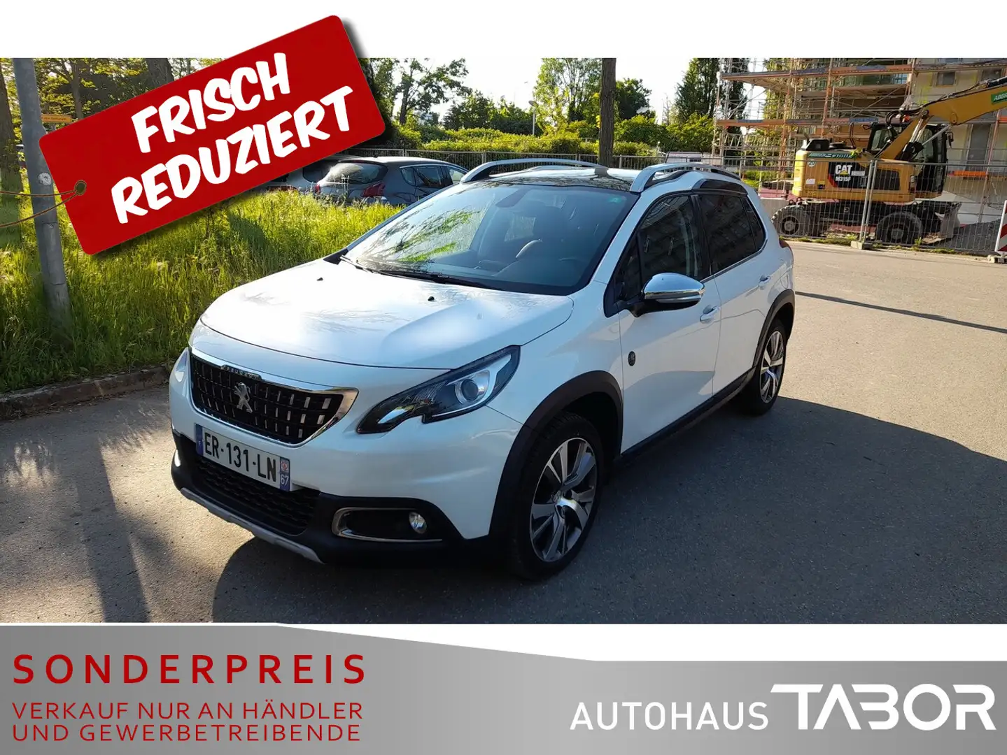 Peugeot 2008 1.2 PT 110 Crossway Autom. Pano RFK LM GRA - 2
