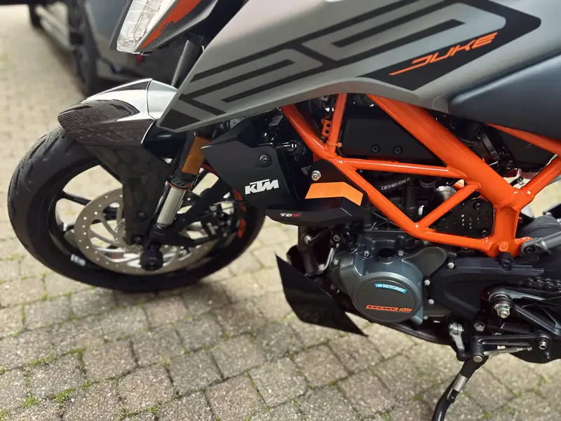 KTM 125 Duke - foto 2