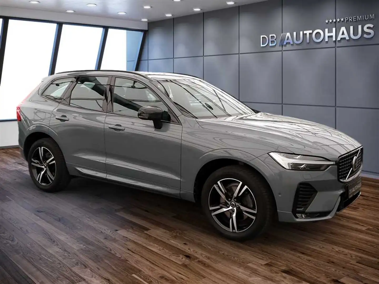 Volvo XC60 R Design 2.0 B4 D AWD Automatik Grau - 2