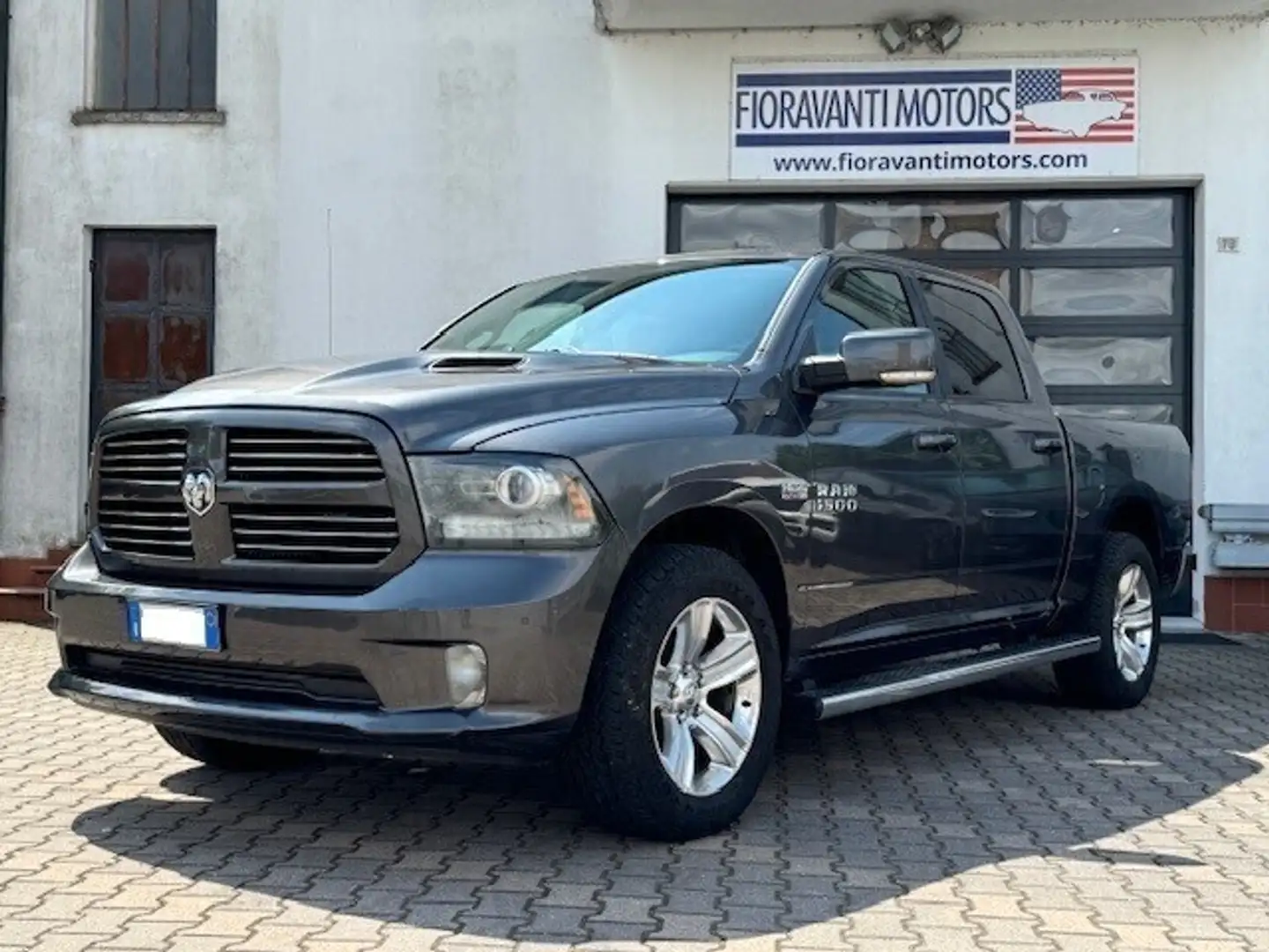 Dodge RAM 1500 5.7L V8 4x4 HEMI SPORT Grigio - 1