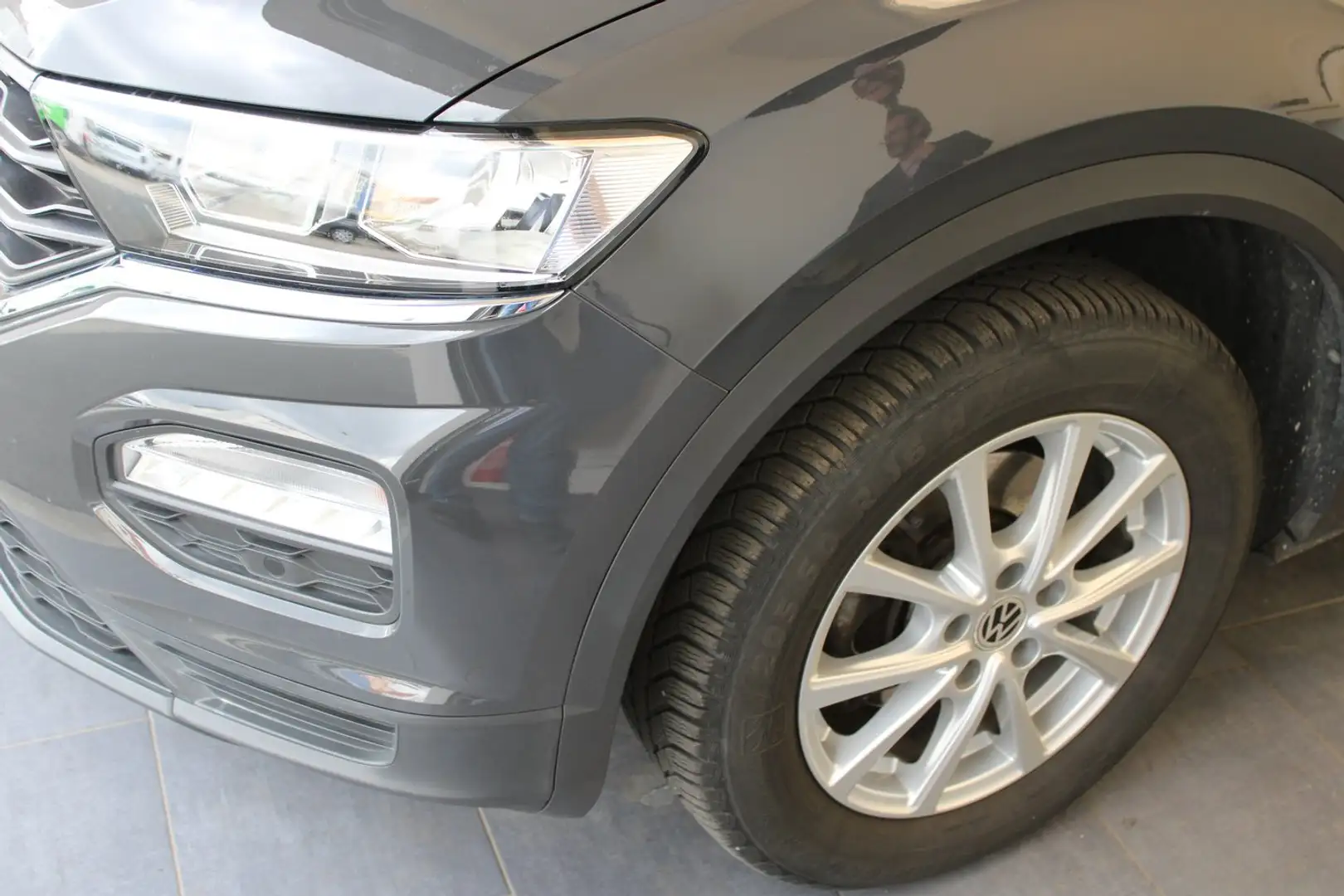 Volkswagen T-Roc TSI Grau - 2