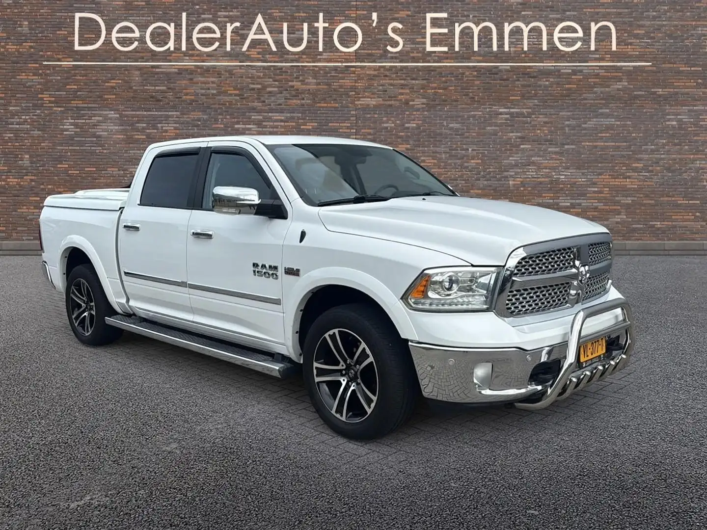 Dodge RAM 1500 5.7 V8 4x4 Crew Cab 5'7 Laramie - 1