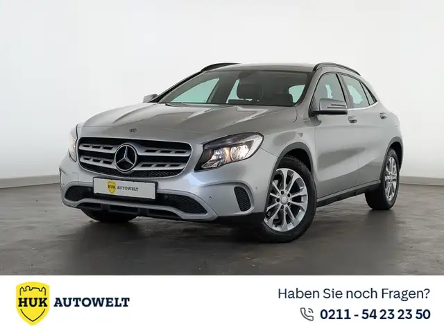Mercedes-Benz GLA 200 GLA 200 Style NAVI+PDC+SHZ+TEMP+ Klima/Sportpaket