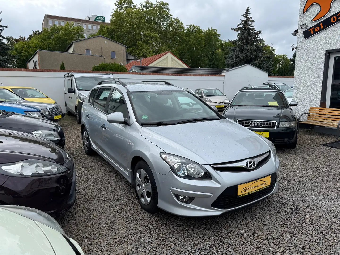 Hyundai i30 Classic Kombi, *1. Hand!* Silber - 2