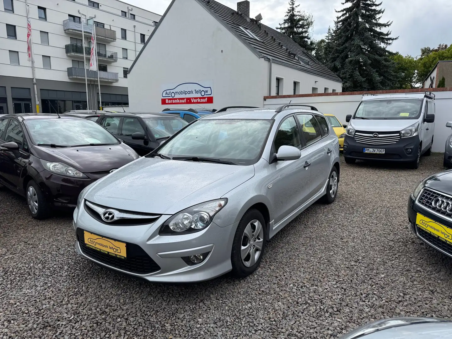 Hyundai i30 Classic Kombi, *1. Hand!* Silber - 1