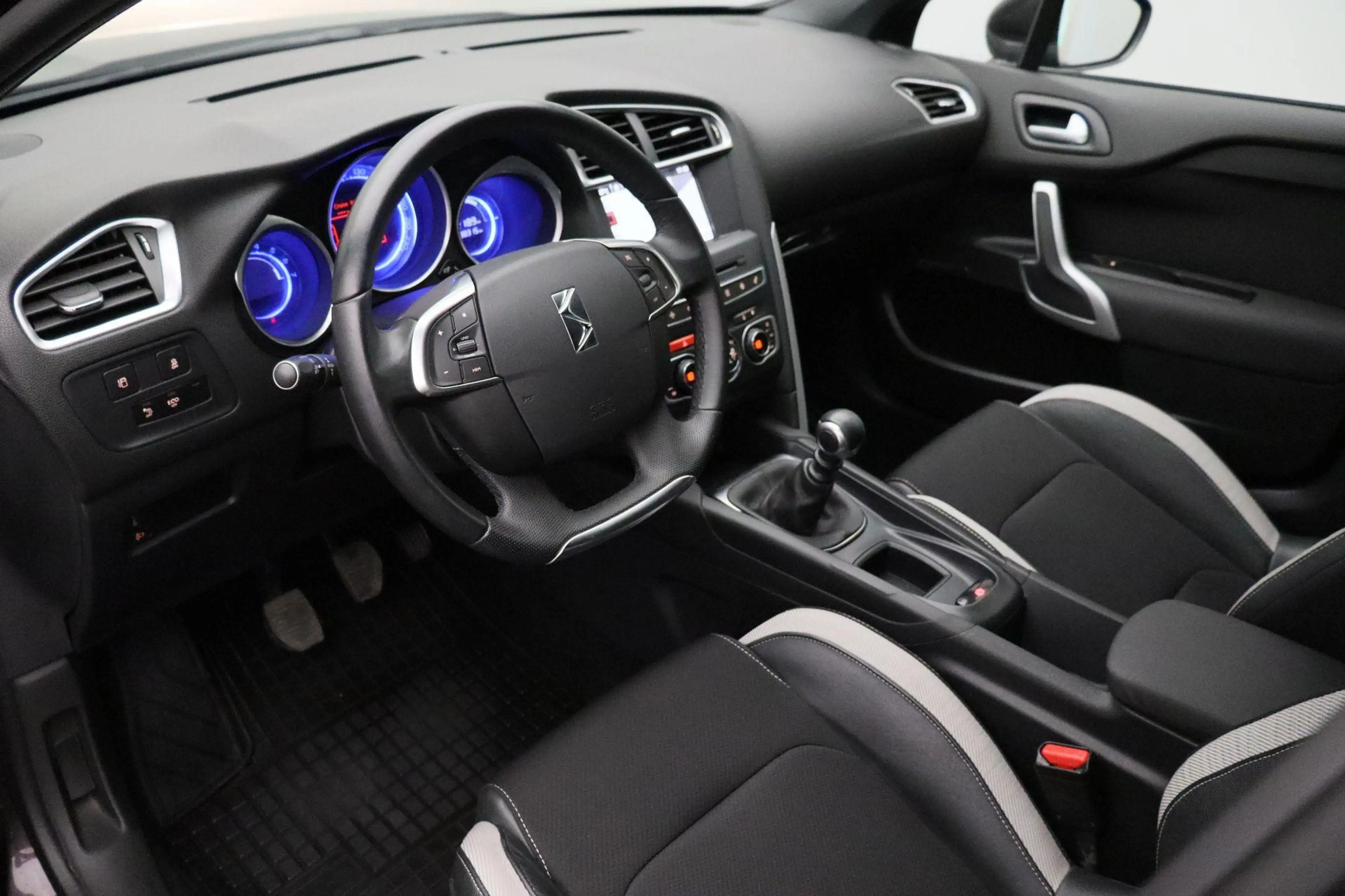 Citroen DS4 1.2 PureTech Business 2015 | Trekhaak | Goed Onder — photo 8