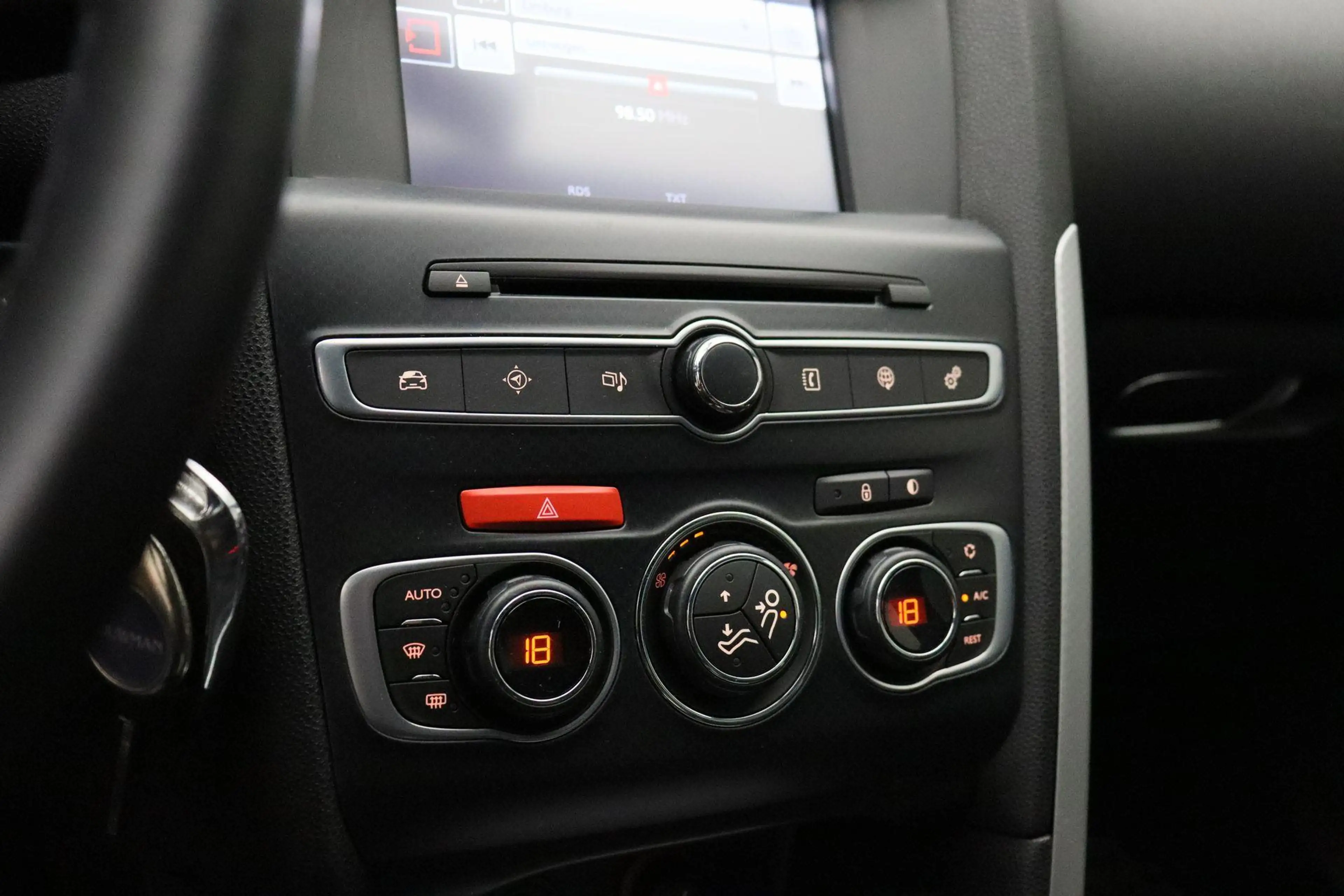 Citroen DS4 1.2 PureTech Business 2015 | Trekhaak | Goed Onder — photo 28