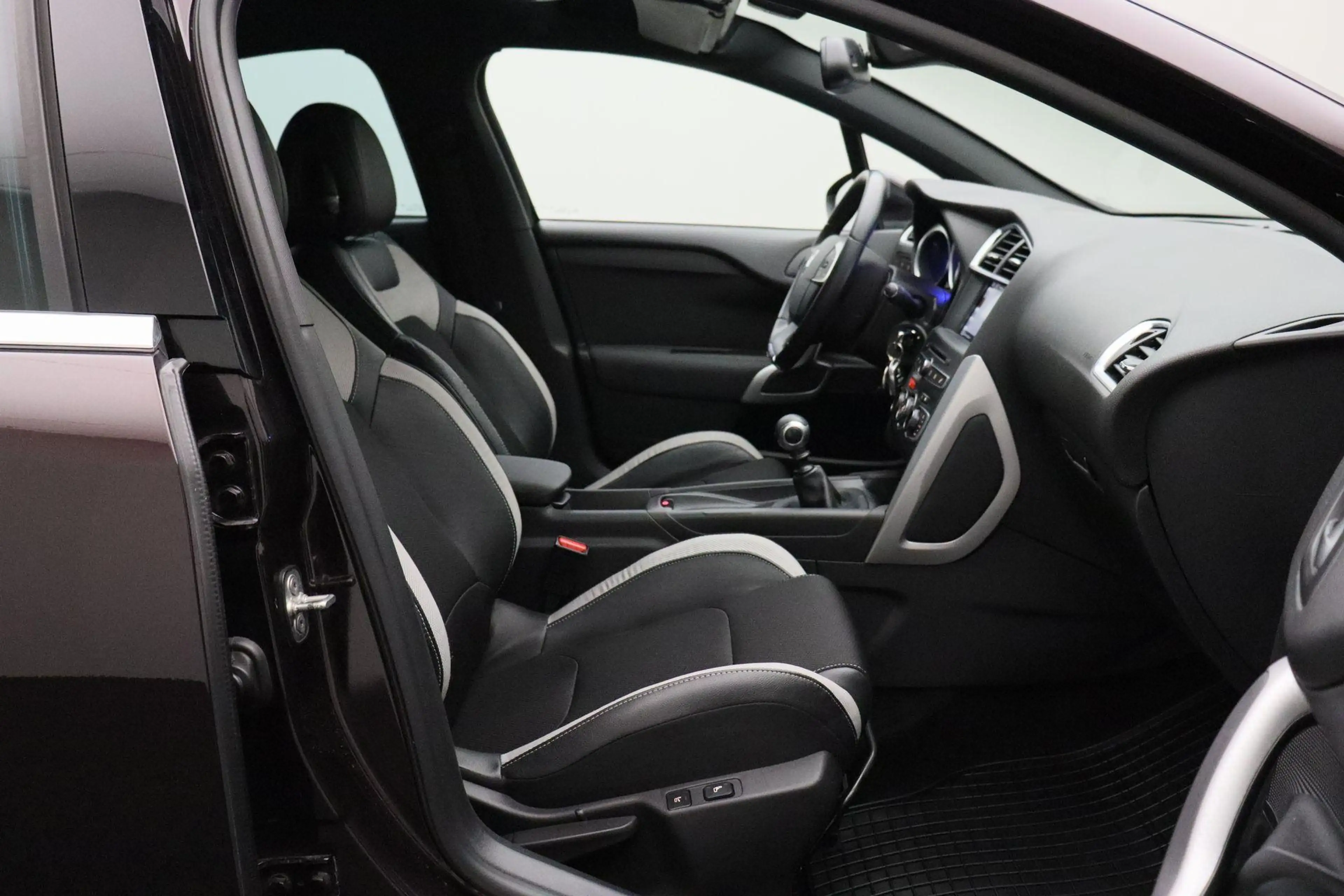 Citroen DS4 1.2 PureTech Business 2015 | Trekhaak | Goed Onder — photo 16