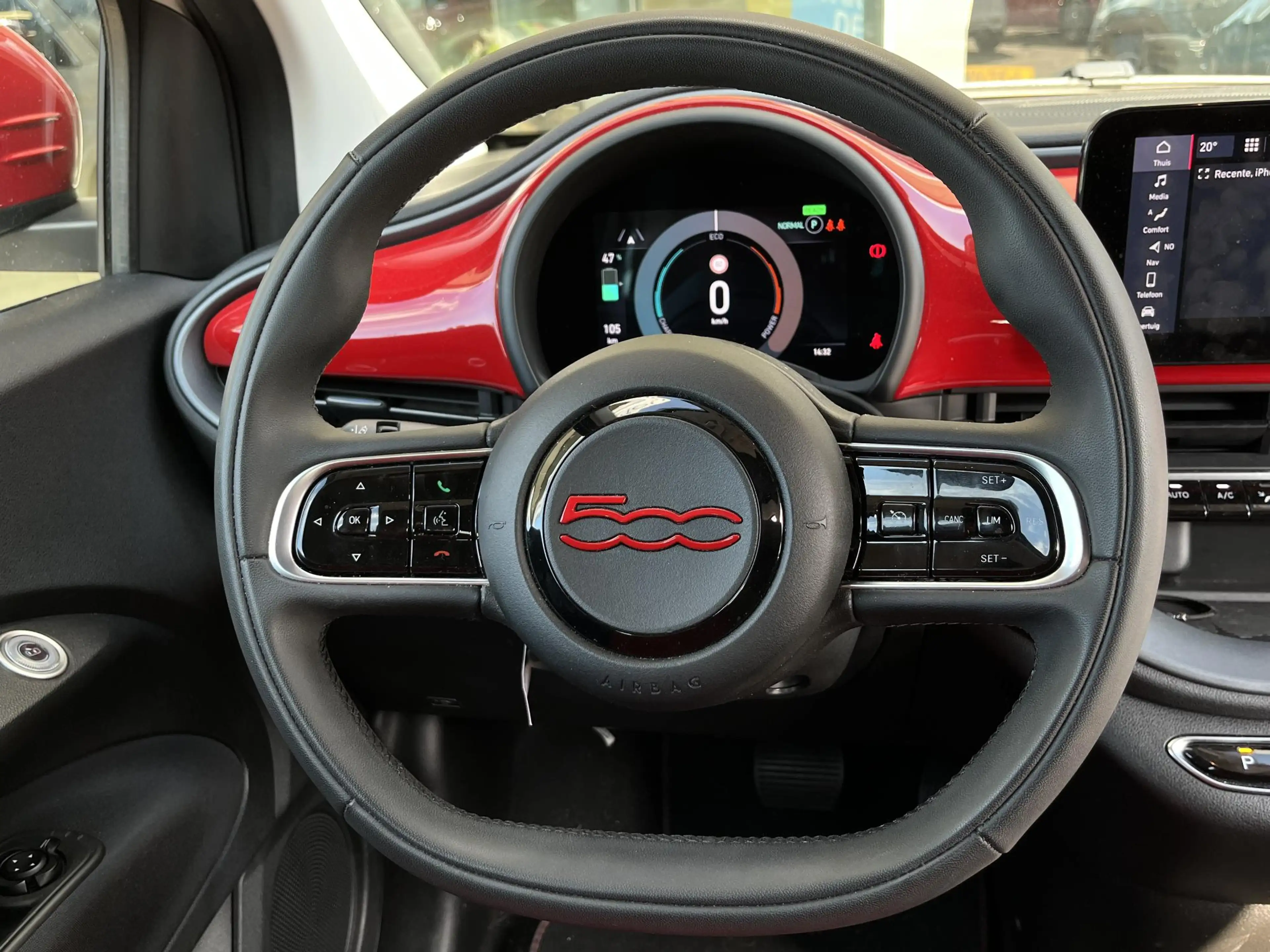 Fiat 500C RED Edition | Apple/Android | Verkeersbord detecti — photo 8