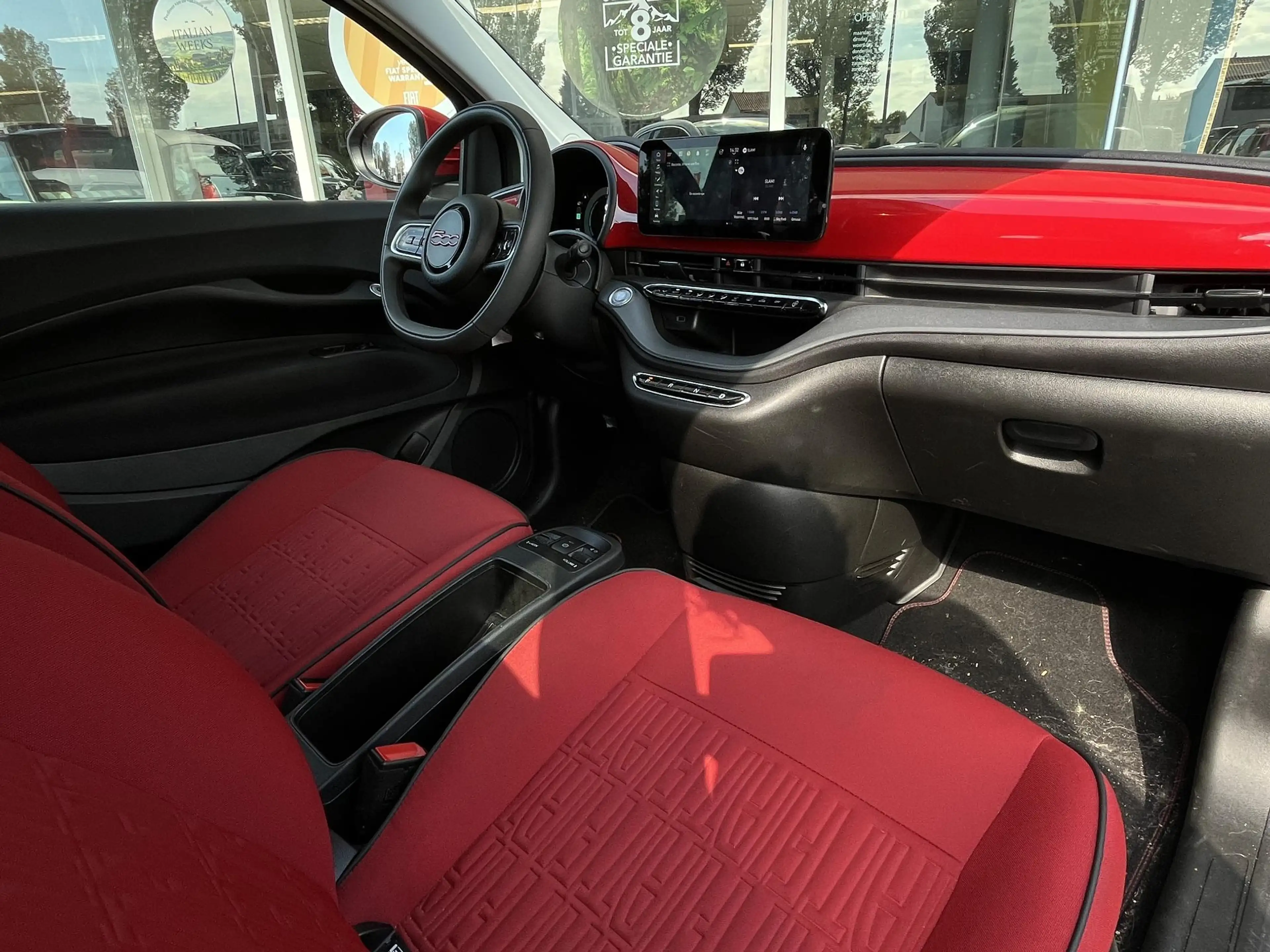Fiat 500C RED Edition | Apple/Android | Verkeersbord detecti — photo 7
