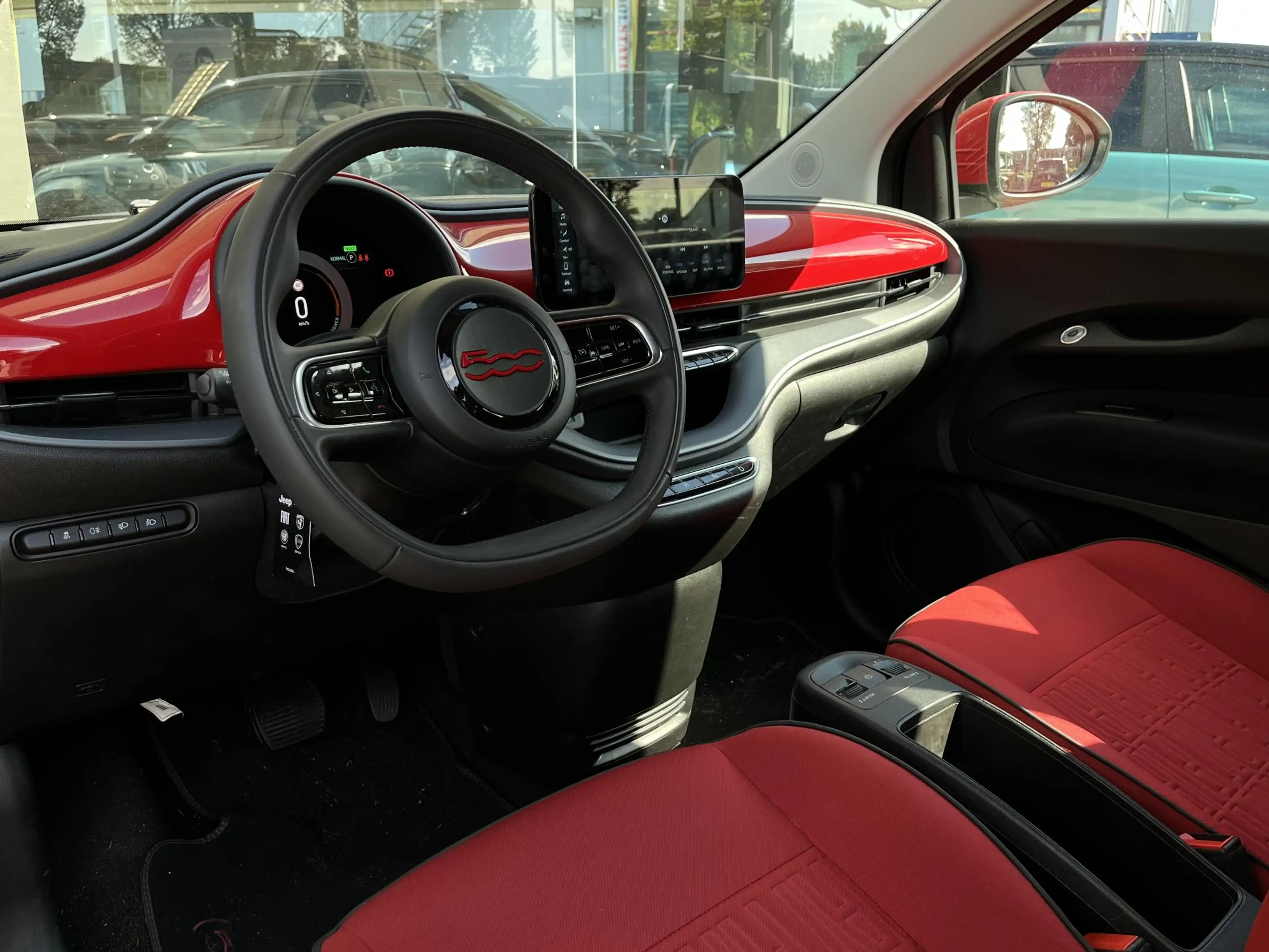 Fiat 500C RED Edition | Apple/Android | Verkeersbord detecti — photo 3